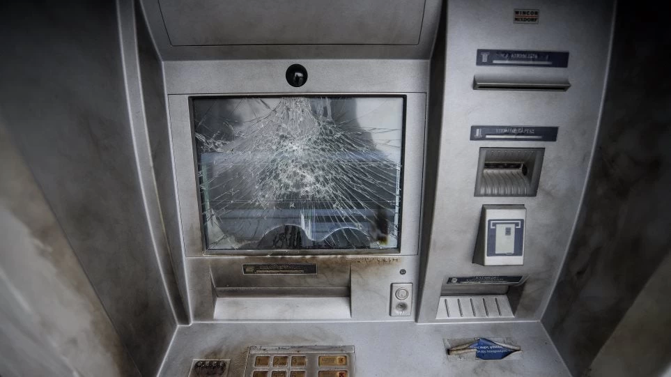 Ακράτα: Άγνωστοι ανατίναξαν ΑΤΜ